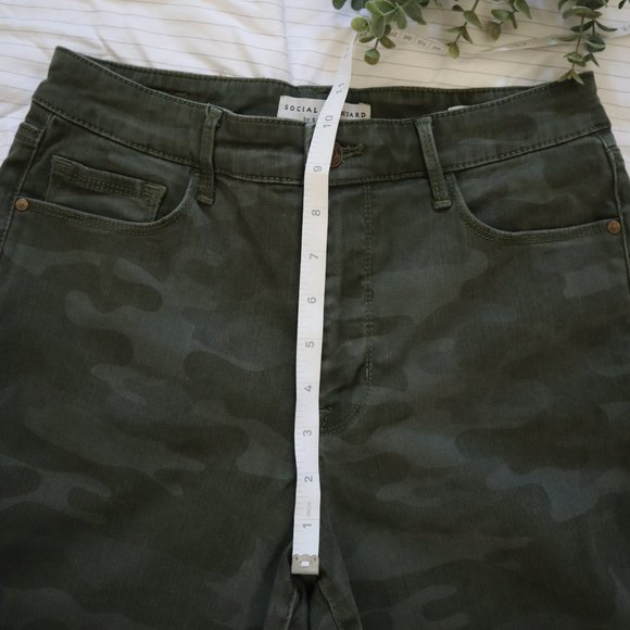 SANCTUARY Social Standard Camo High-Rise Jeans 4 - Picture 13 of 15